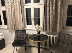 Habitación doble | Escritorio, wifi gratis y ropa de cama