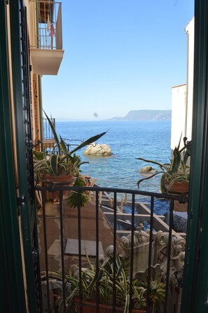 Minibar, in-room safe, desk, free WiFi - Le Piccole Grotte (Scilla)