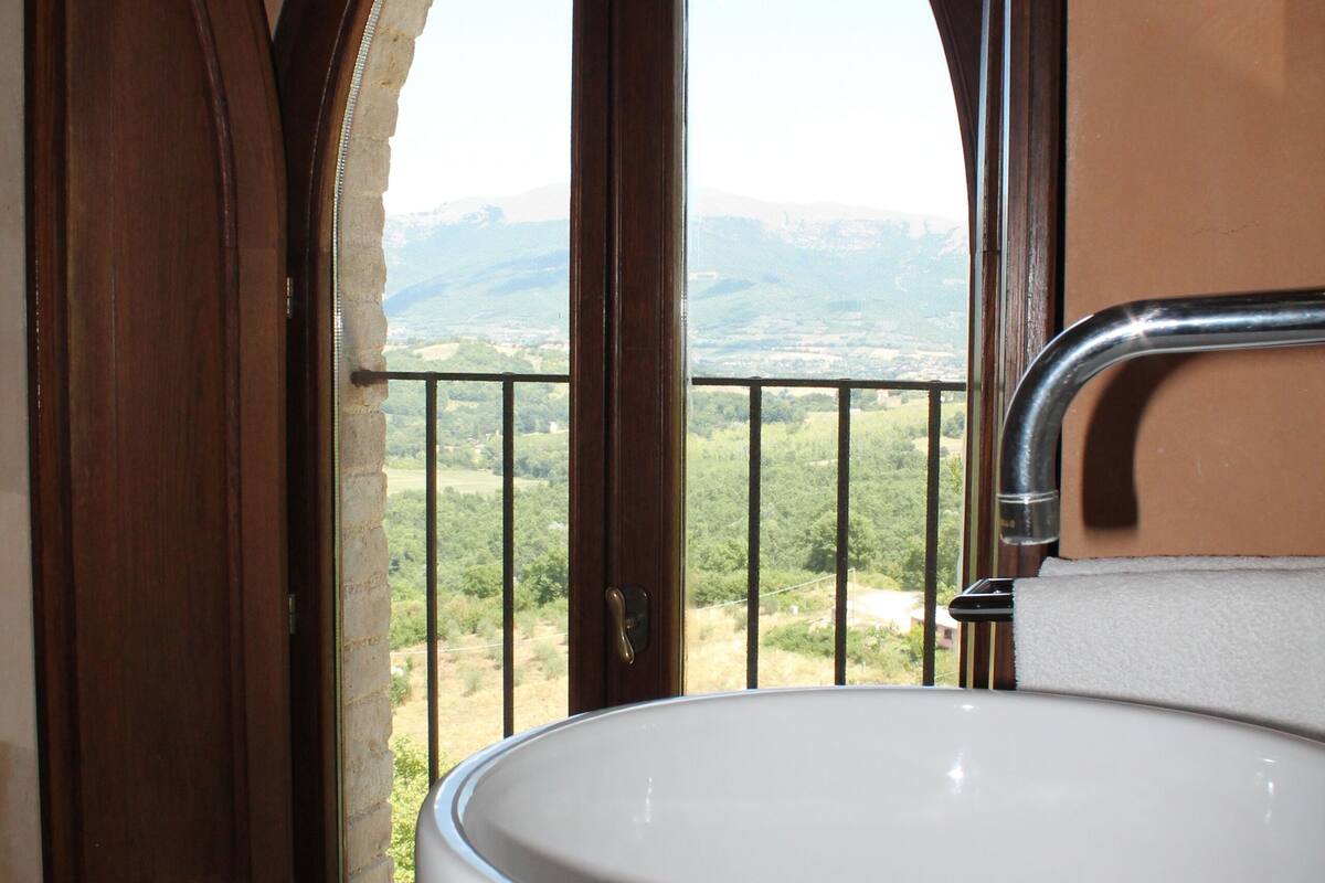 superior double room | bathroom | shower, free toiletries, hair dryer, bidet