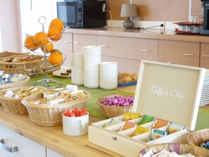 Dagelijks ontbijtbuffet (EUR 12 per persoon)