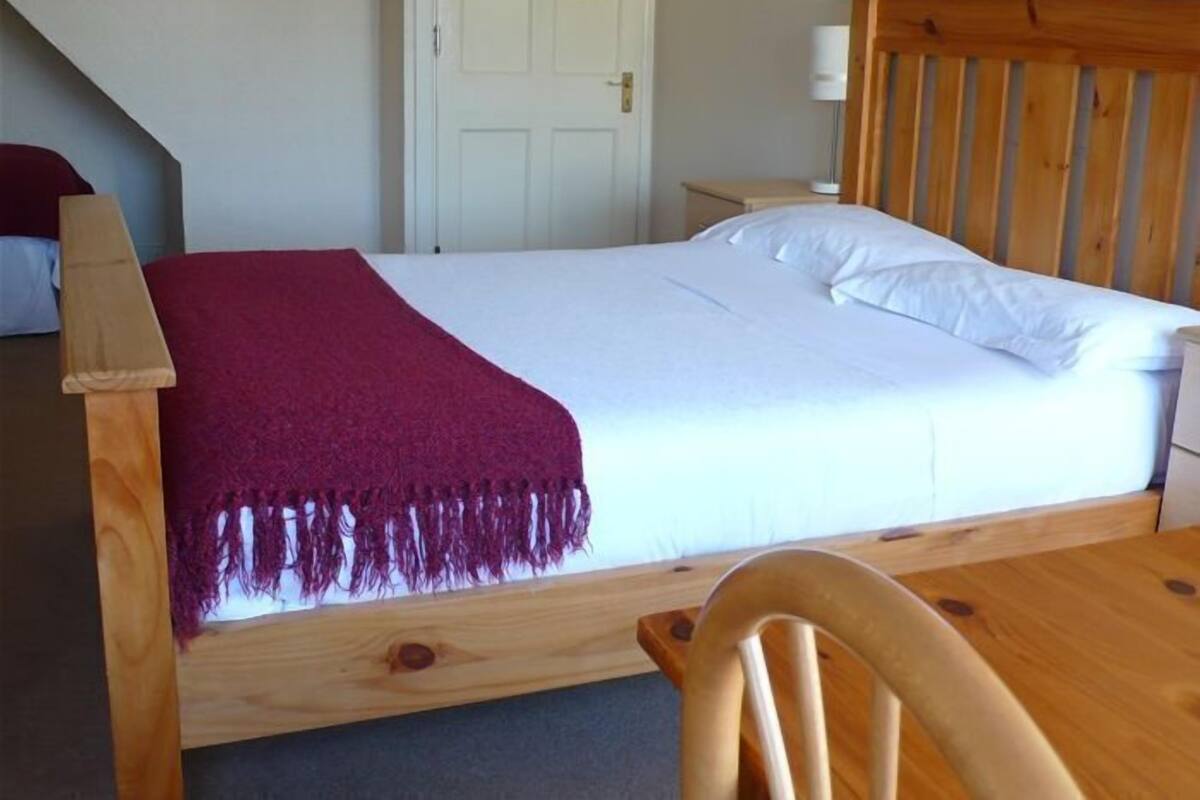 Standard Single Room | Iron/ironing board, cots/infant beds, rollaway beds, free WiFi