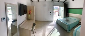 Cots/infant beds, bed sheets