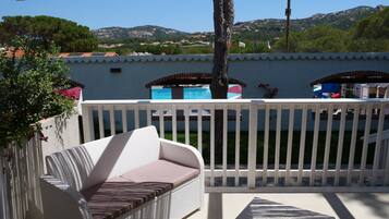 Dobbelt- eller tomannsrom – superior | Barnesenger og sengetøy