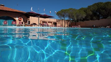Outdoor pool, pool loungers