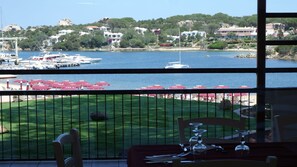 Breakfast, lunch served; local and international cuisine, beach views  - Club Esse Cala Bitta (Arzachena)