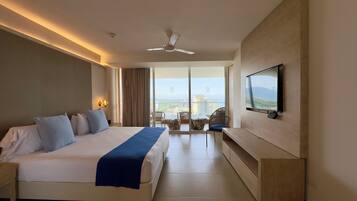 Luxury Room | Premium bedding, in-room safe, desk, laptop workspace