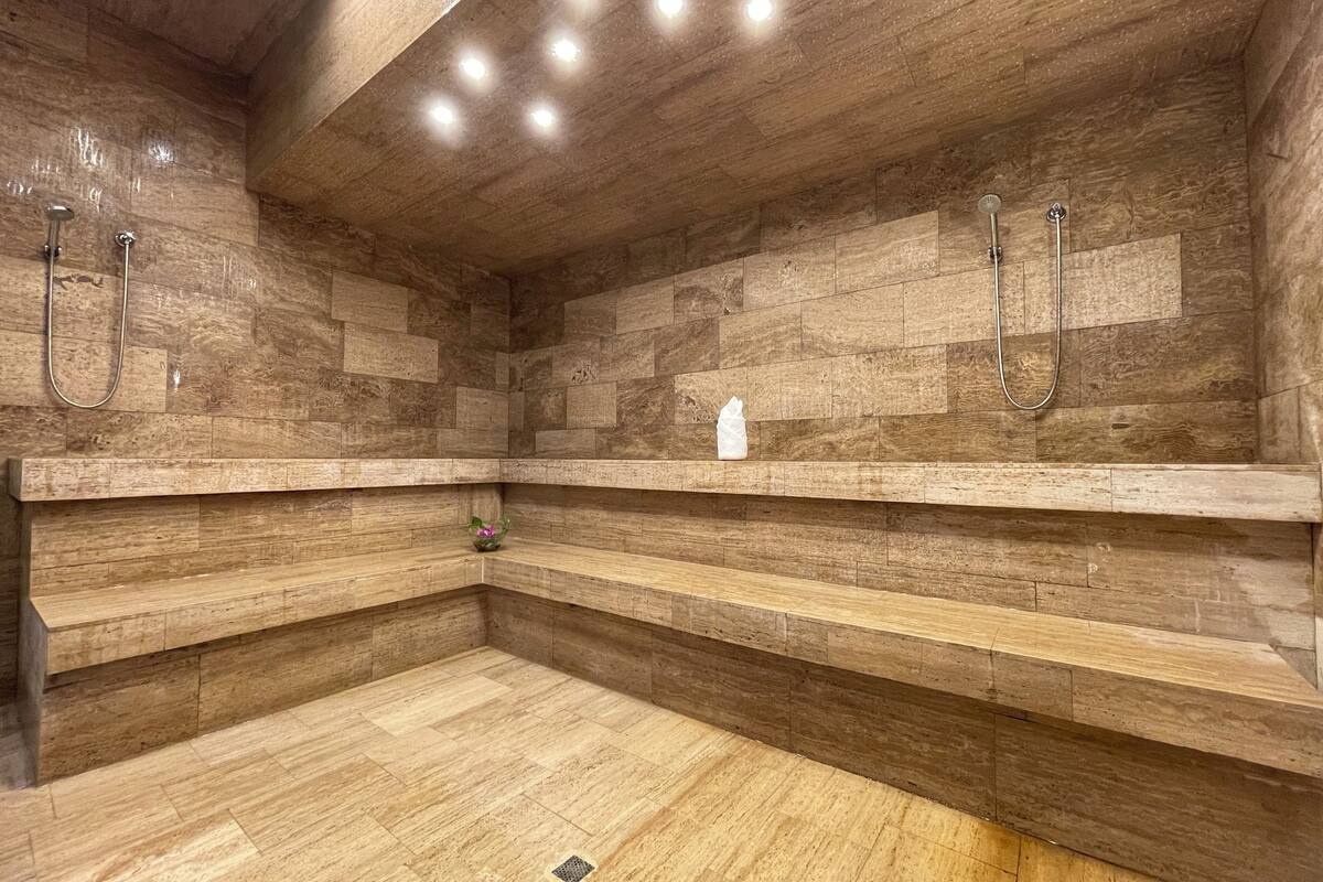 couples treatment room(s), sauna, hot tub, turkish bath/hammam