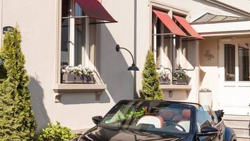 Free self parking