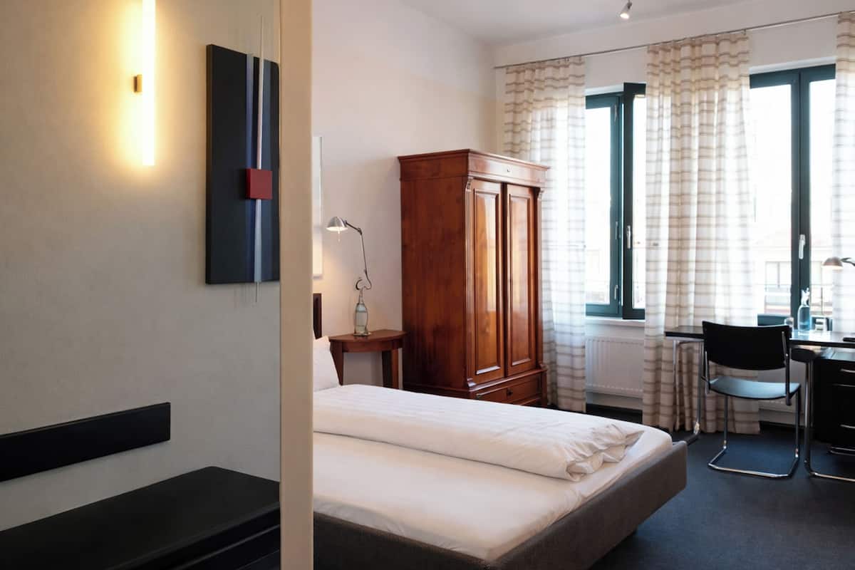 Comfort Single Room | Desk, free WiFi, individually decorated, individually furnished