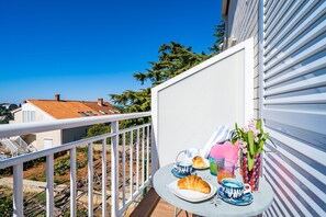 Chambre double (Balcony & Shared Kitchen) | Terrasse/patio