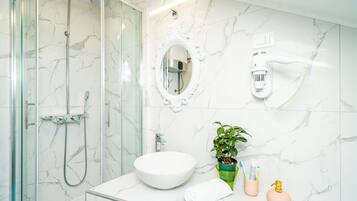 Doppia Comfort | Bagno | Doccia, asciugacapelli, asciugamani