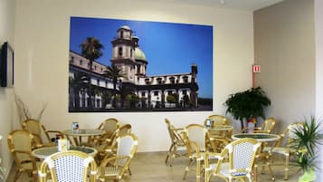 Lobby-Lounge