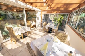 Petit déjeuner buffet compris tous les jours