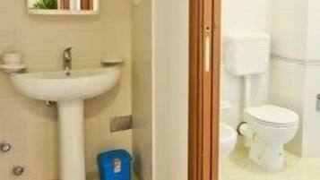Standard Apartment, 1 Bedroom, Kitchen (2 people) | Bathroom