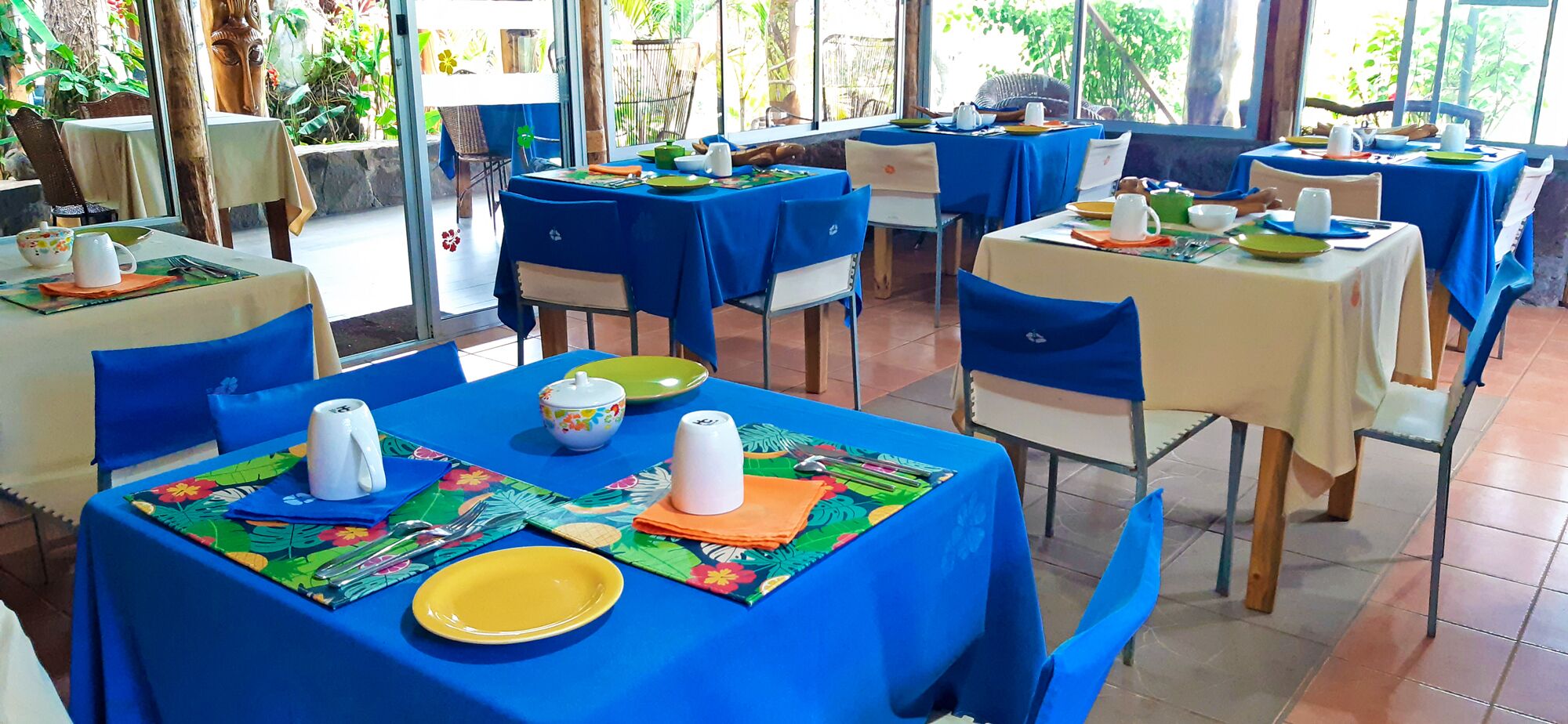 free daily cooked-to-order breakfast