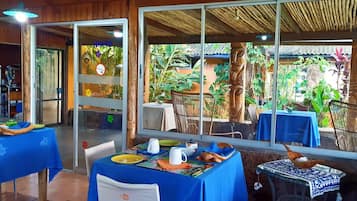 Desayuno a la carta incluido todos los días