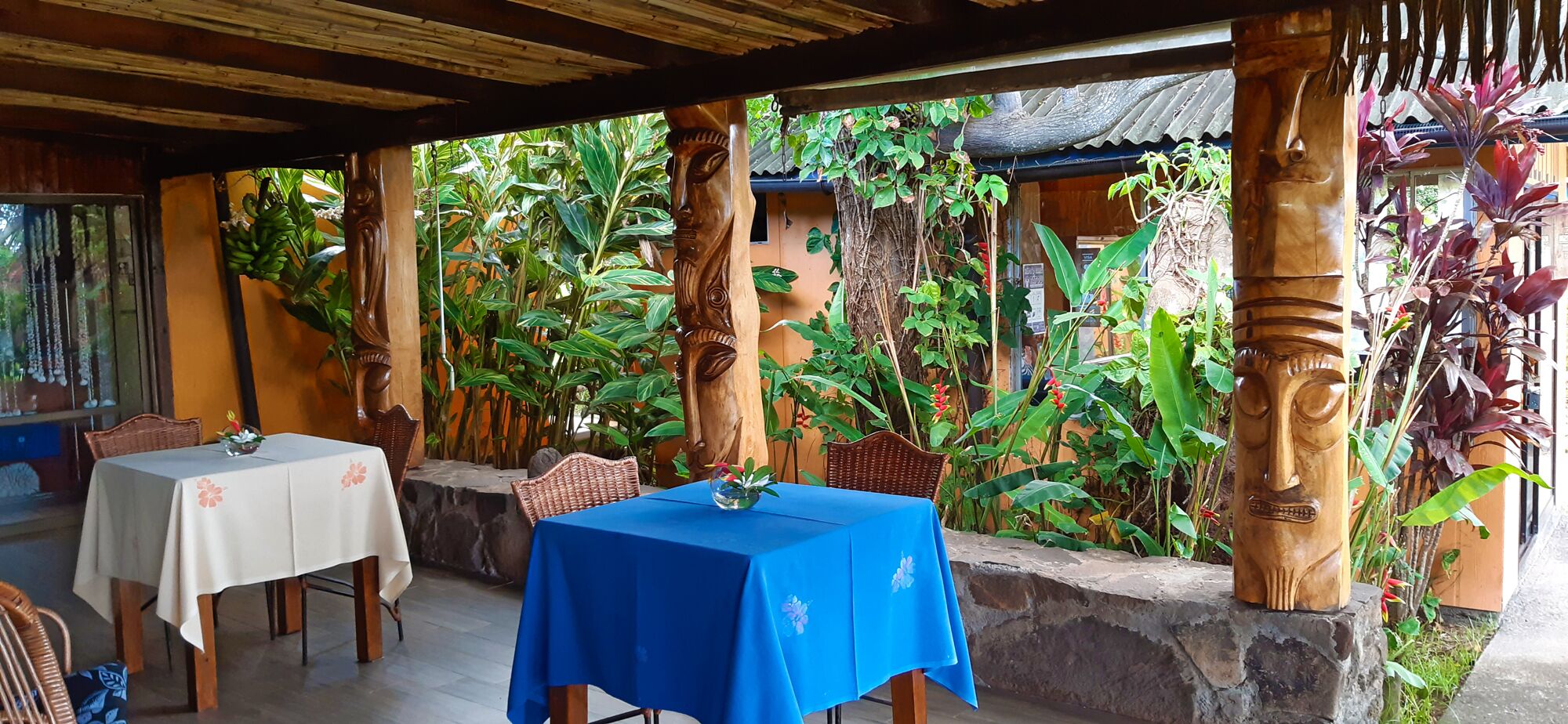 free daily cooked-to-order breakfast