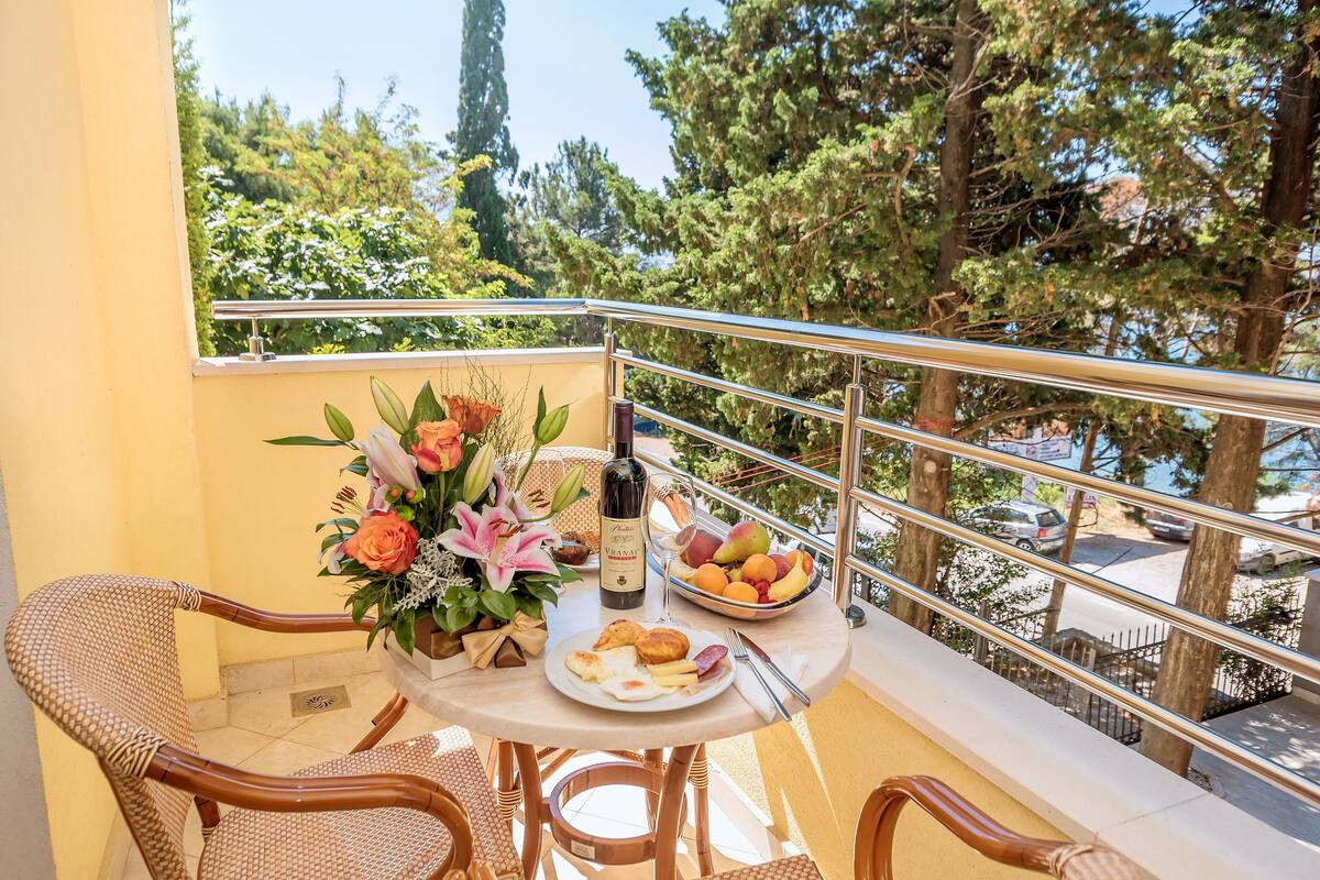 ダブルまたはツインルーム バルコニー シービュー | バルコニー