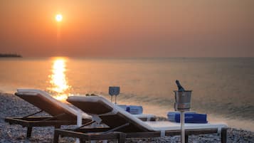 Suite Premier, piscina privata, fronte mare | Vista spiaggia/mare