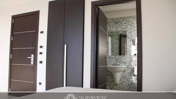 Bureau, Wi-Fi gratuit, draps fournis