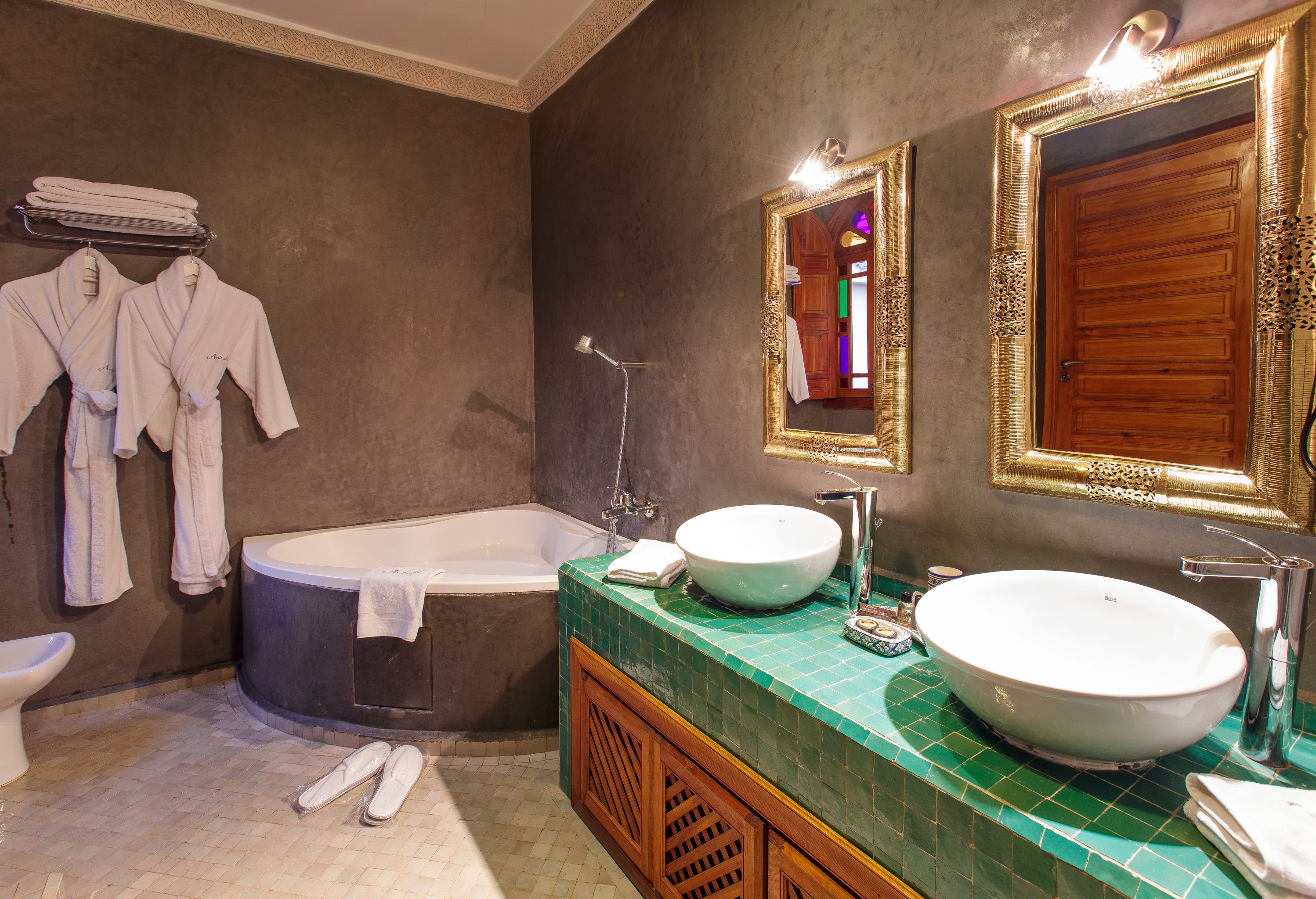 Foto - Riad Andalib
