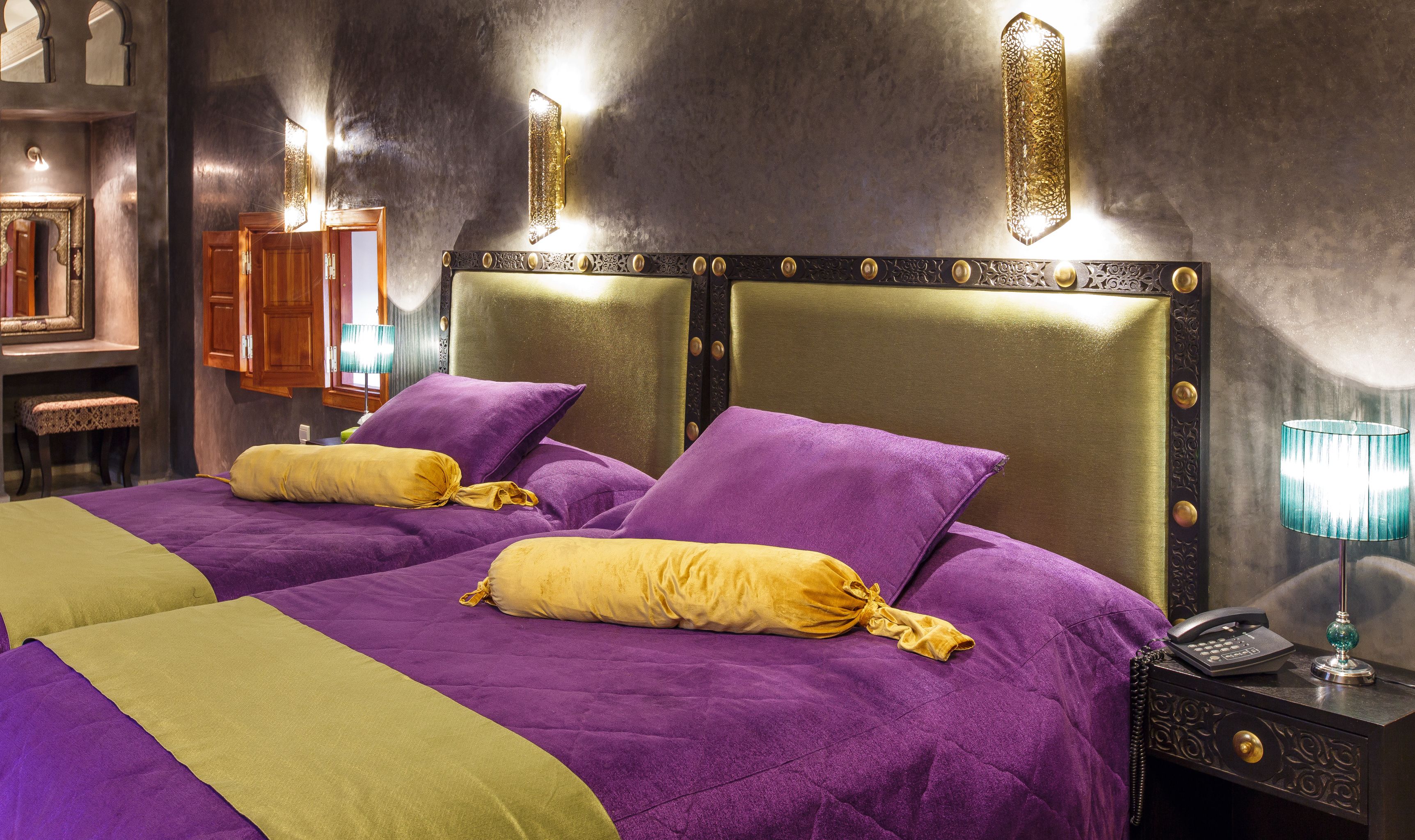 Photo - Riad Andalib