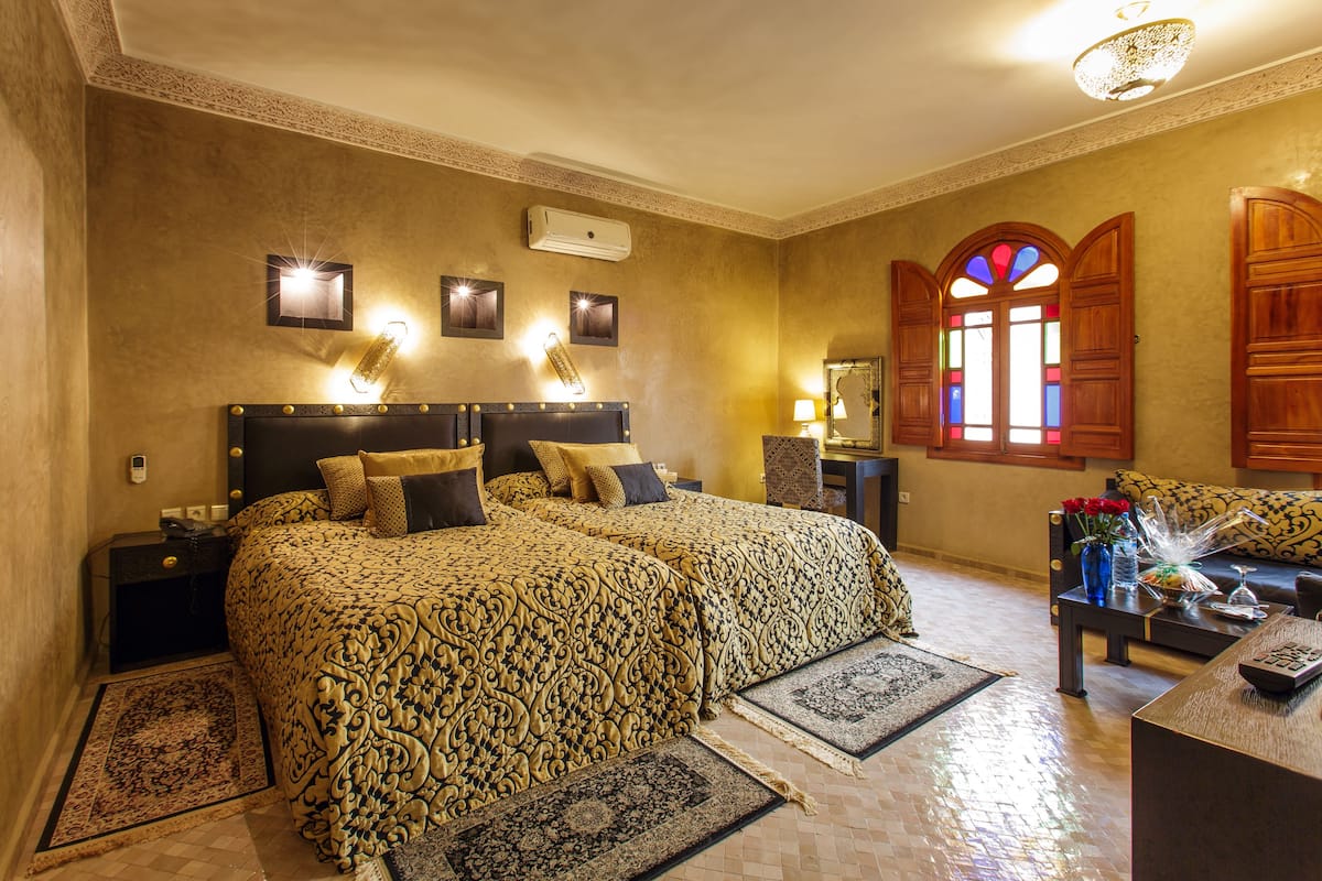 Habitación junior con 1 cama matrimonial o 2 individuales | Sábanas de algodón egipcio y ropa de cama de alta calidad