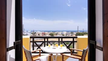 Dúplex, vista parcial al mar | Vista del balcón