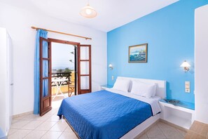 高級開放式客房, 部分海景 | 書桌、隔音、免費 Wi-Fi、床單