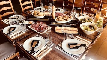Breakfast, lunch, dinner served; French cuisine