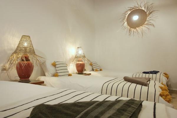 Standard Triple Room | WiFi (free), individually decorated, individually furnished, bed sheets