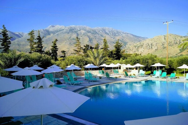 2 outdoor pools, pool umbrellas, sun loungers
