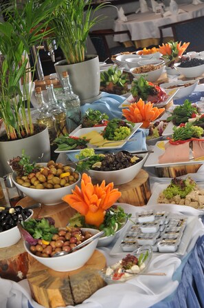 Daily buffet breakfast (EUR 8 per person)