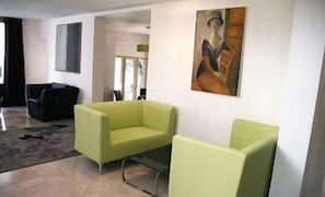 Lobby lounge - Hotel de Paris (Tirana)