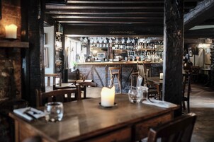 Bar (en la propiedad)