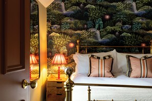 Superior Room, 1 King Bed | Desk, iron/ironing board, free WiFi, bed sheets - Bull Inn (Reading)