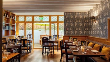 Breakfast, lunch and dinner served