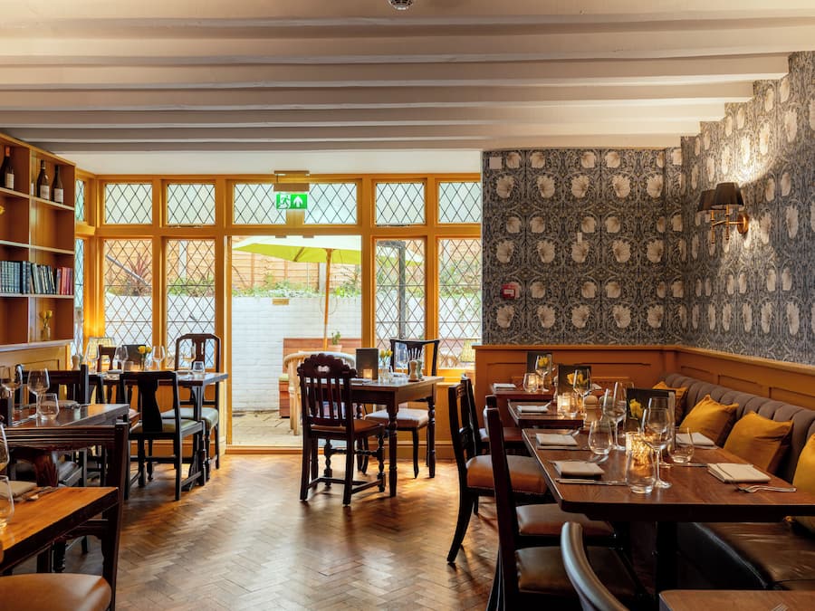 Breakfast, lunch and dinner served