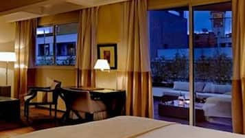 Executive-Suite | 1 Schlafzimmer, hochwertige Bettwaren, Zimmersafe, Schreibtisch