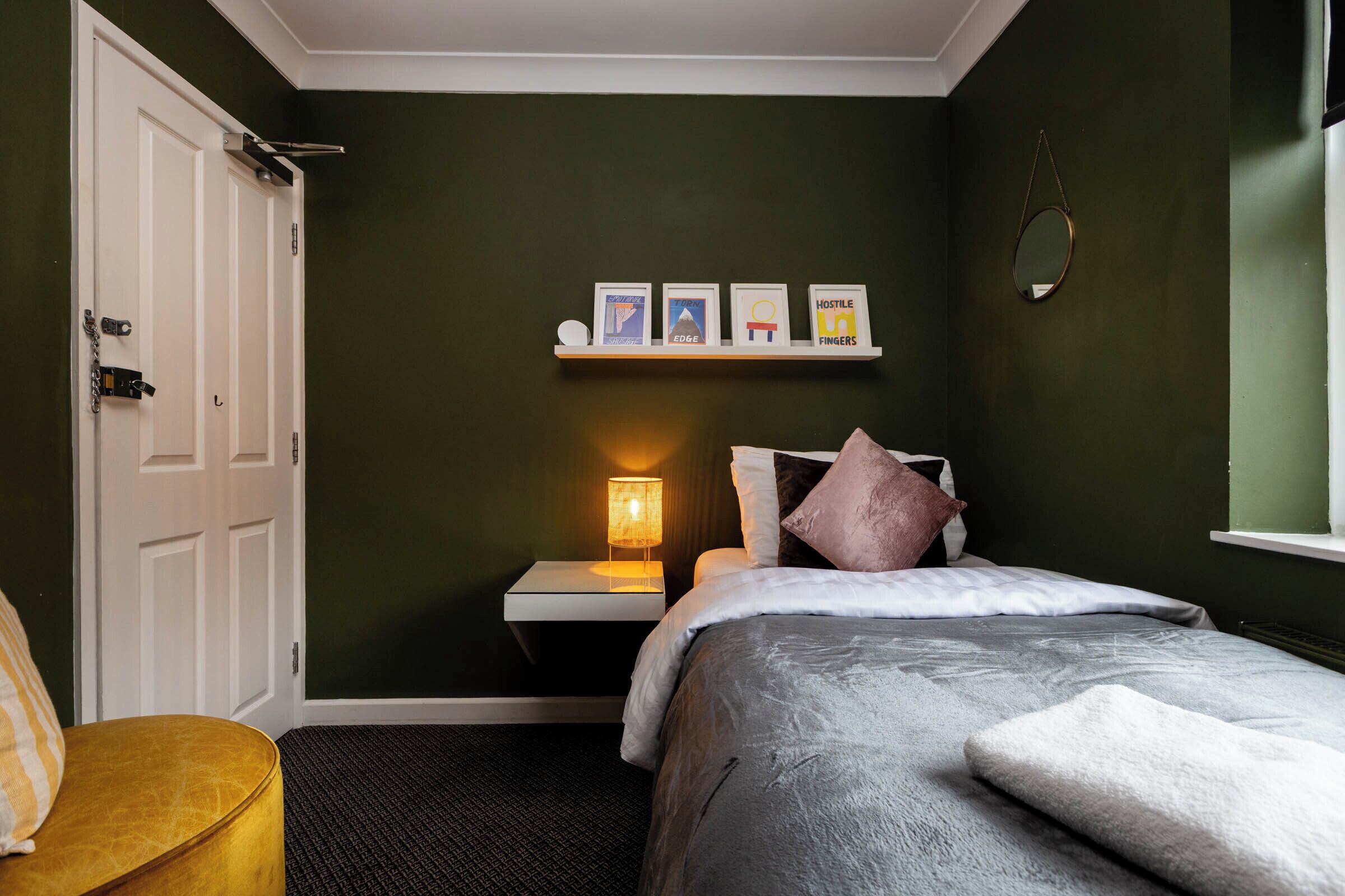 Basic Single Room | Bathroom