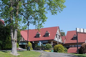 Exterior - Village Family Motor Inn (South Launceston)