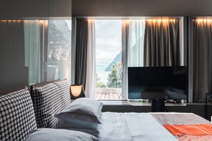 Suite Prestigio, vista al lago (Sky) | Ropa de cama de alta calidad y edredón 