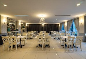 Mittagessen und Abendessen, internationale Küche