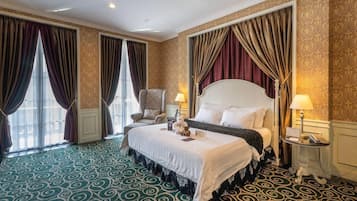 Premium bedding, free minibar items, in-room safe, desk