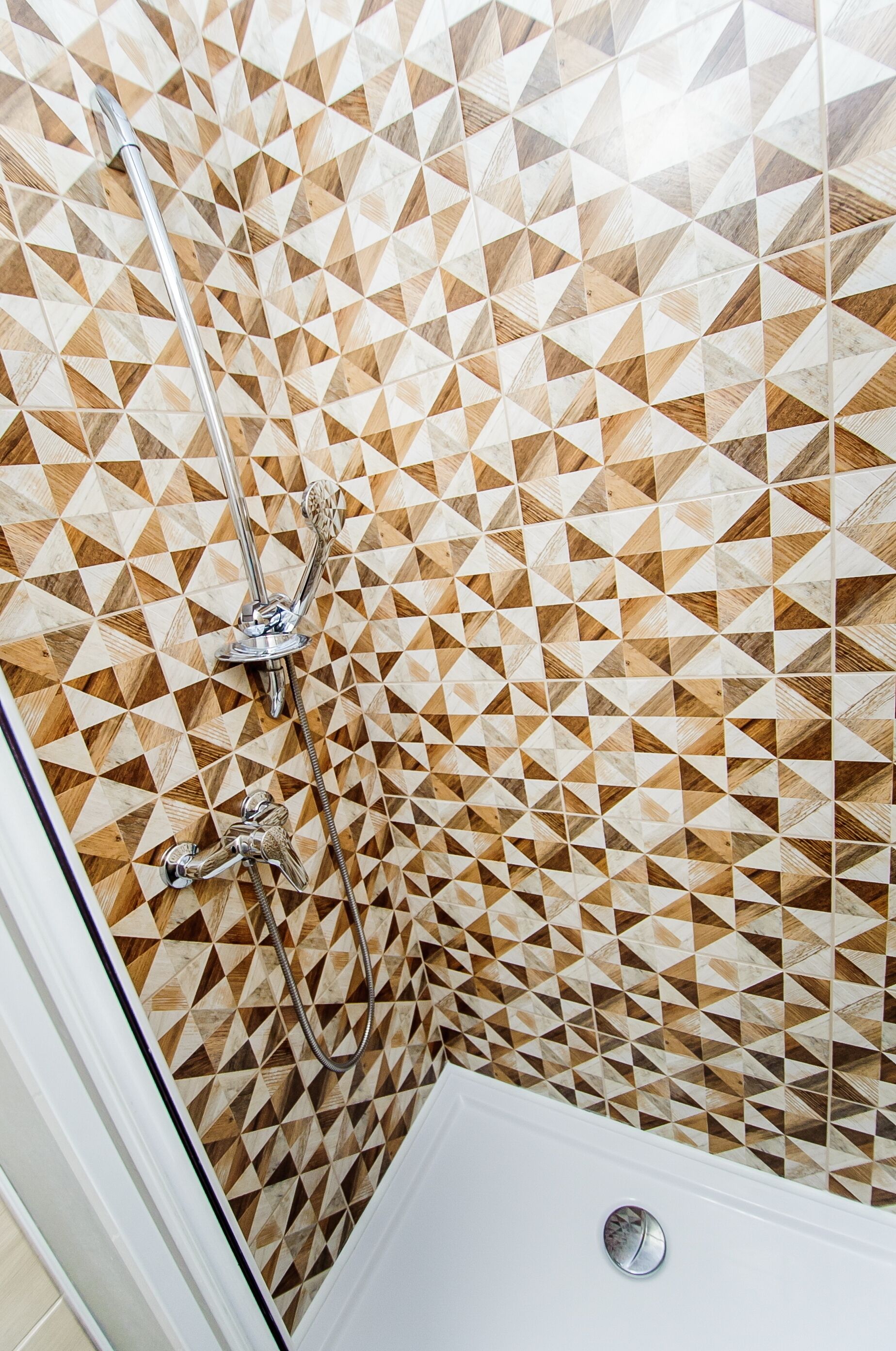 Appartement Familial, 2 chambres, cuisine | Douche de la salle de bain
