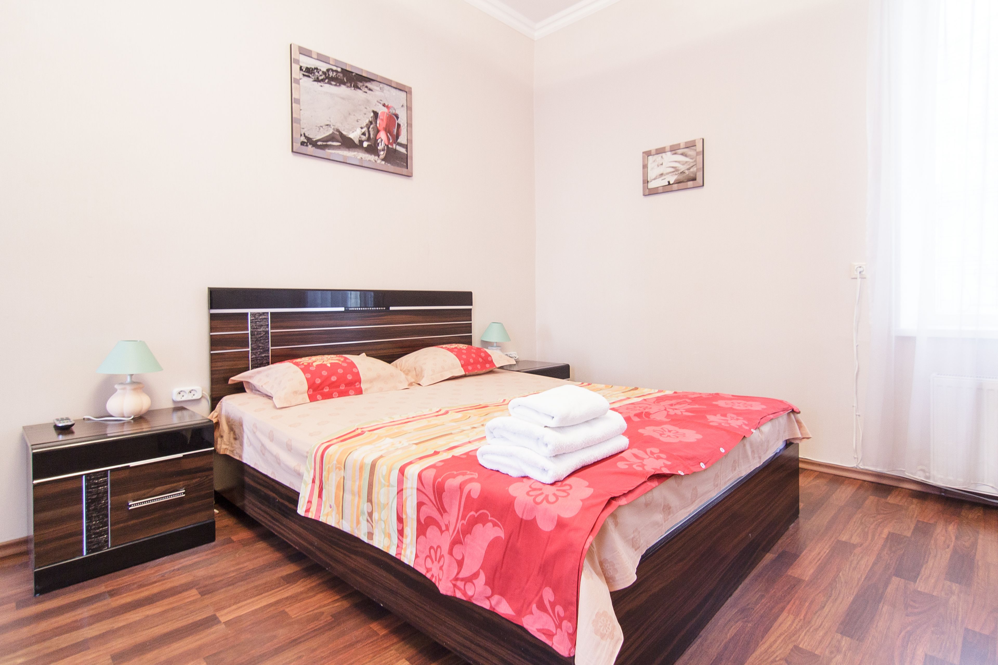 Standard Apartment, 2 Bedrooms, Kitchen | Premium bedding, pillow-top beds, iron/ironing board, free WiFi