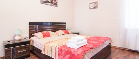 Standard Apartment, 2 Bedrooms, Kitchen | Premium bedding, pillow-top beds, iron/ironing board, free WiFi