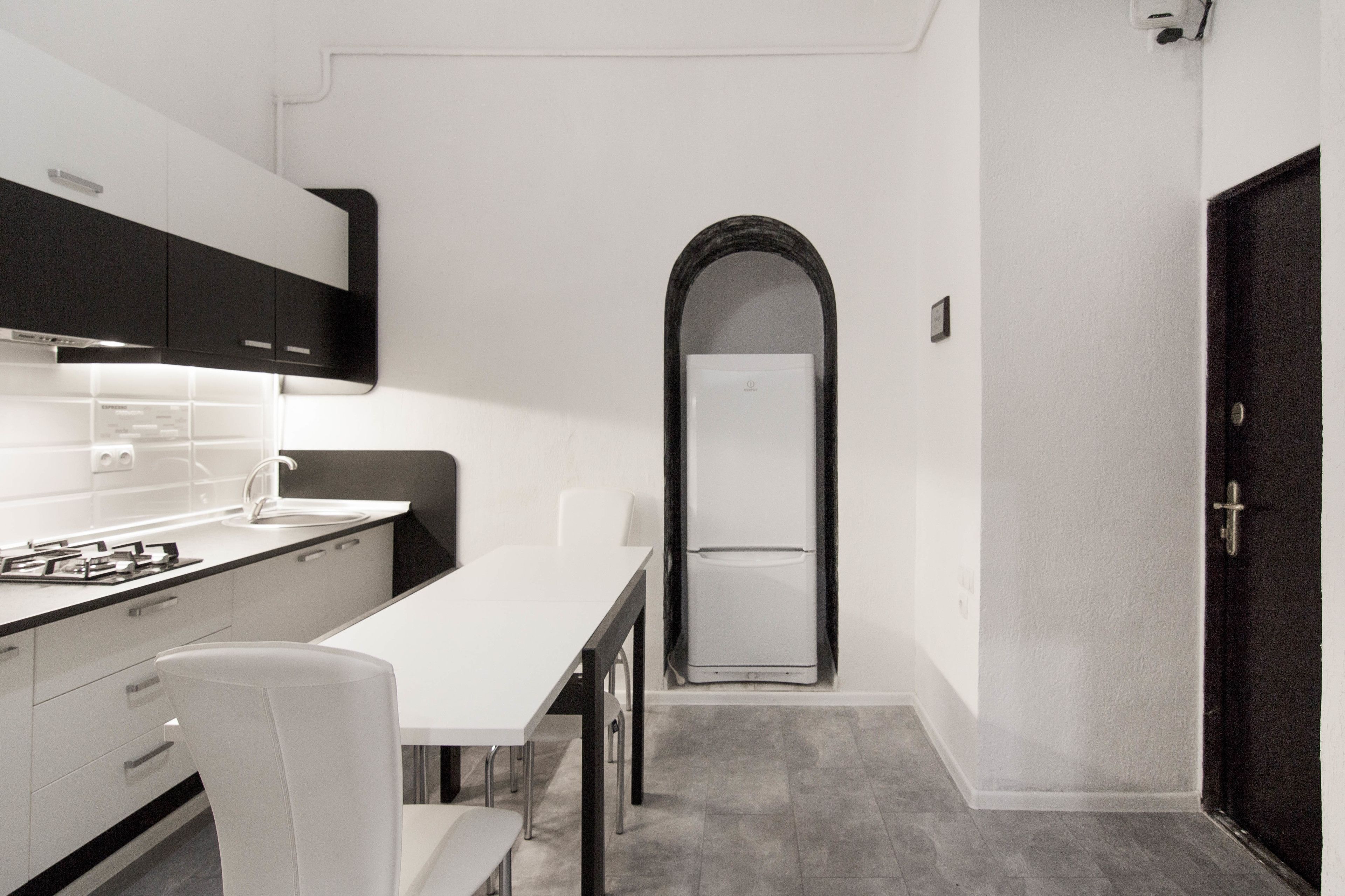 Suite City, cucina, sul cortile | Cucina privata | Piano cottura, pentole/stoviglie/utensili