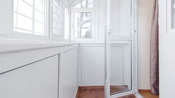 Estudio, cocina | Balcón