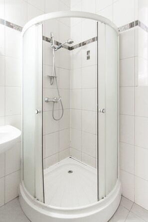 Standard Apartment, 2 Bedrooms, Kitchen | Bathroom